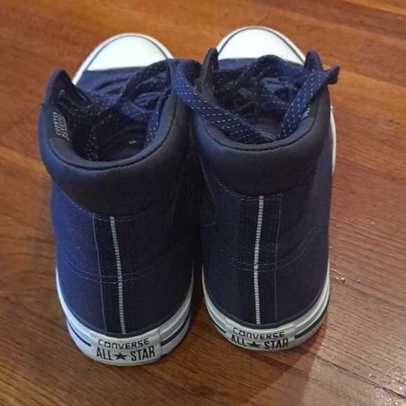 Very nice converse shoes - men’s 9.5 - Picture 4 of 8